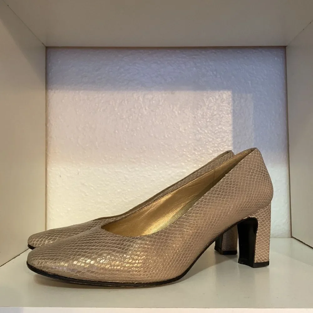 Stuart Weitzman Beige Snakeskin Print Leather Heel Pumps